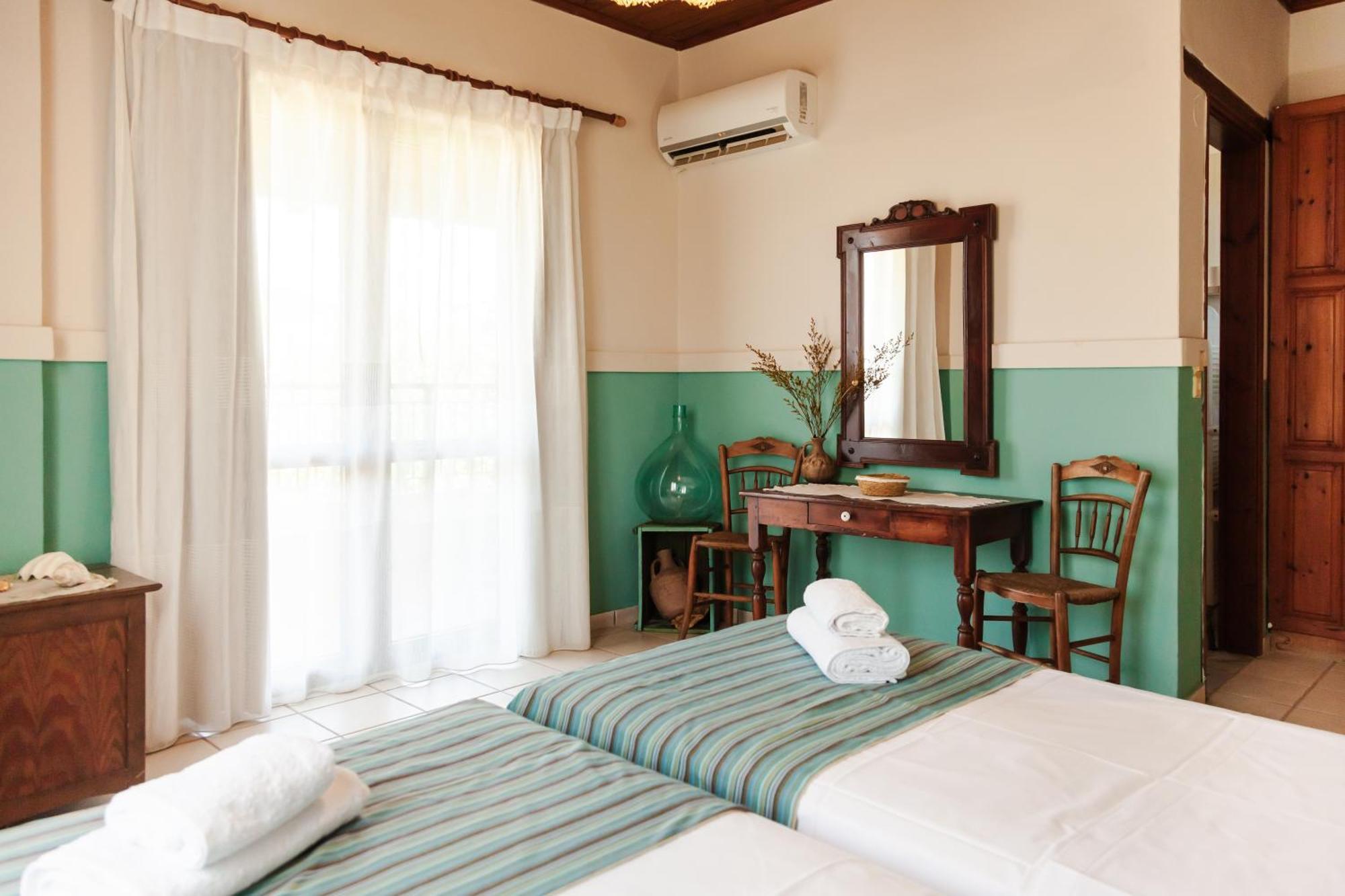 Amnisiades Apartments Karteros Dış mekan fotoğraf