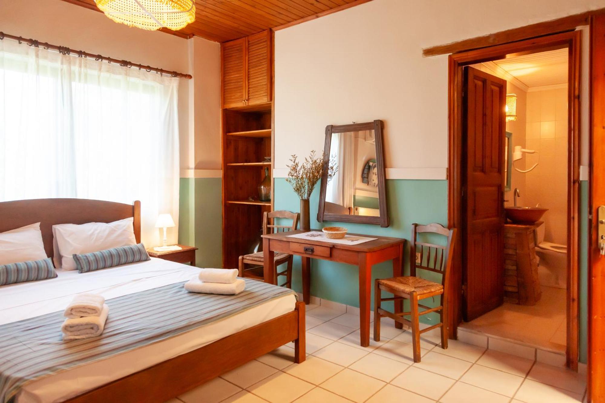 Amnisiades Apartments Karteros Dış mekan fotoğraf