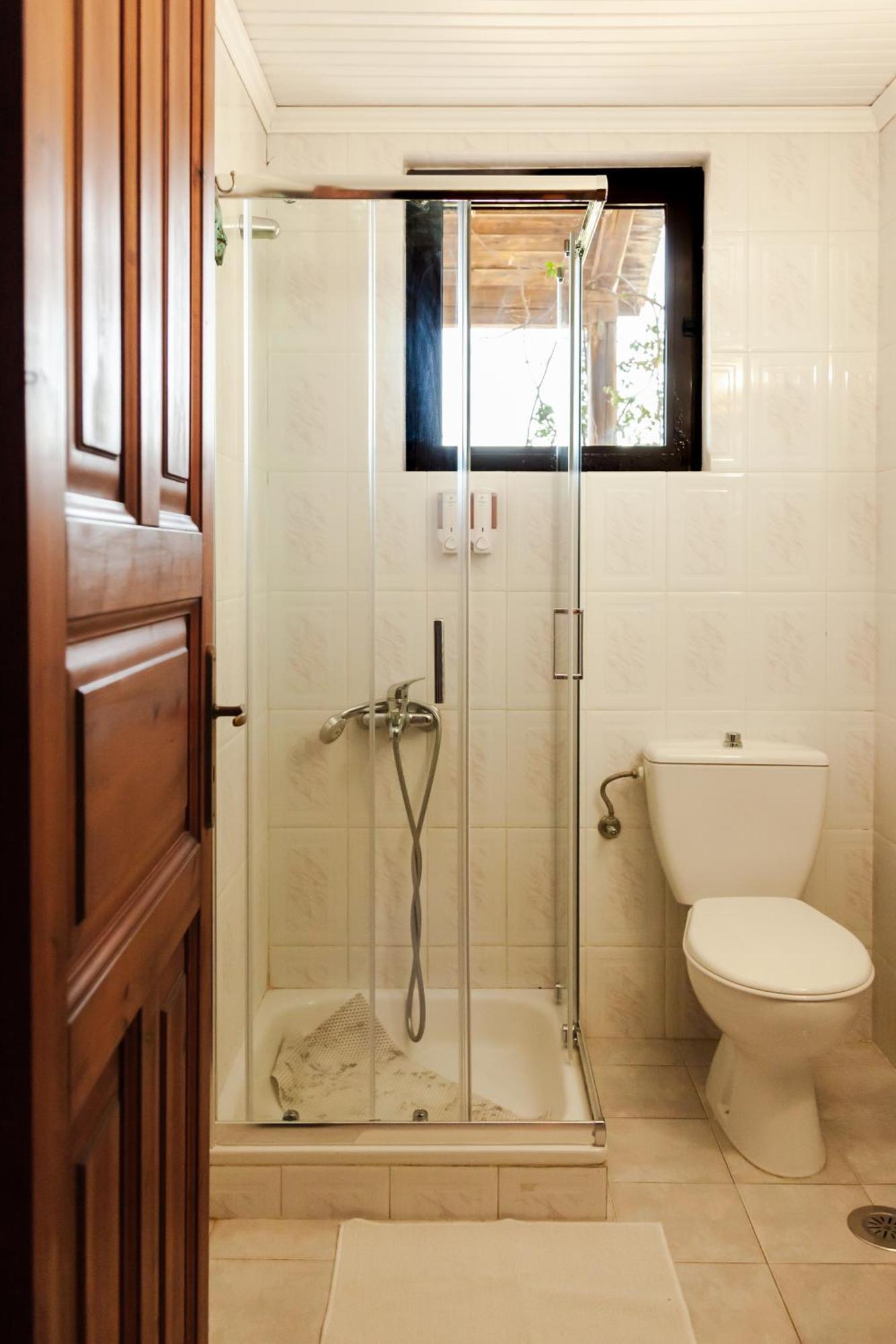 Amnisiades Apartments Karteros Dış mekan fotoğraf