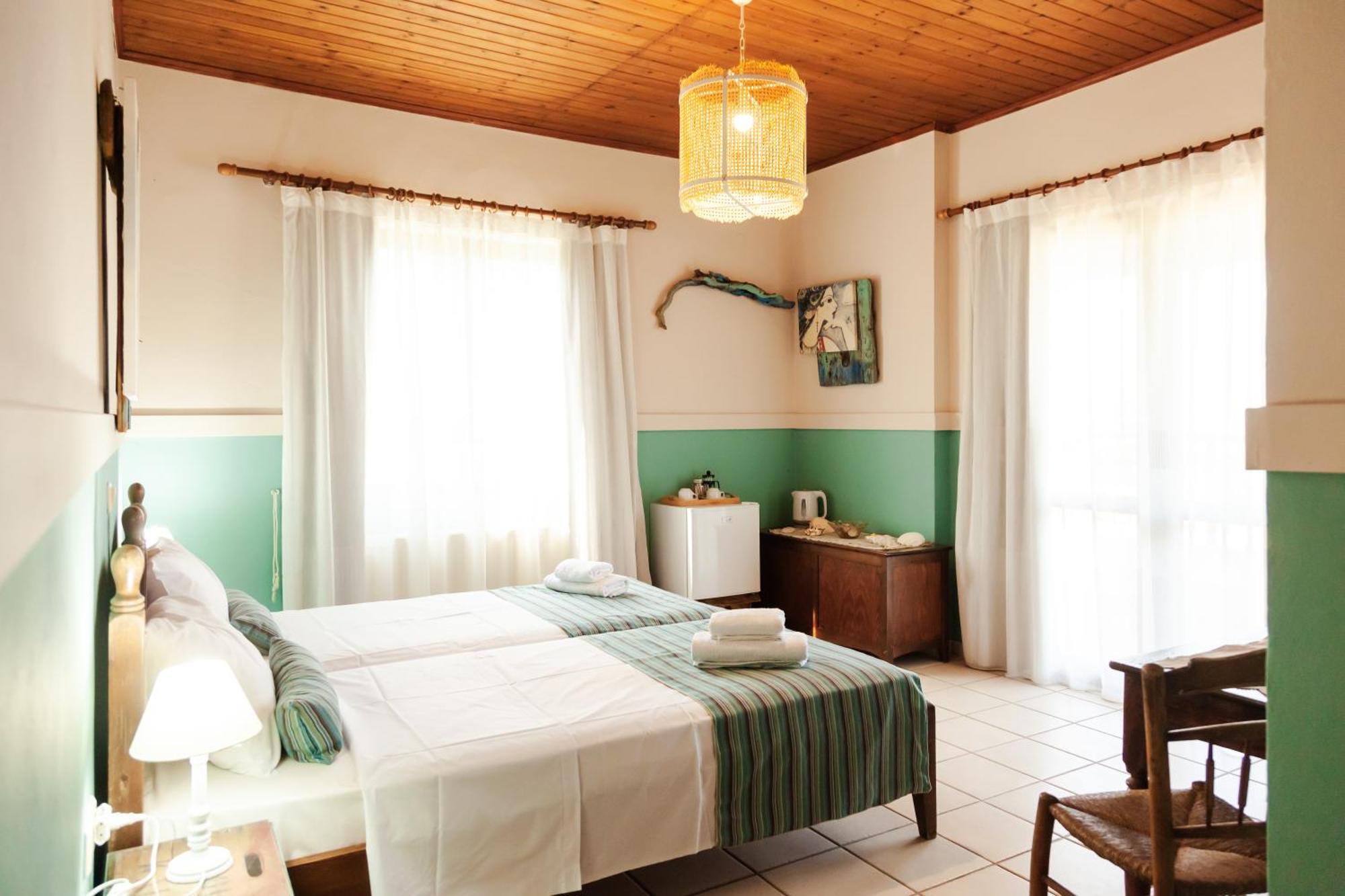 Amnisiades Apartments Karteros Dış mekan fotoğraf