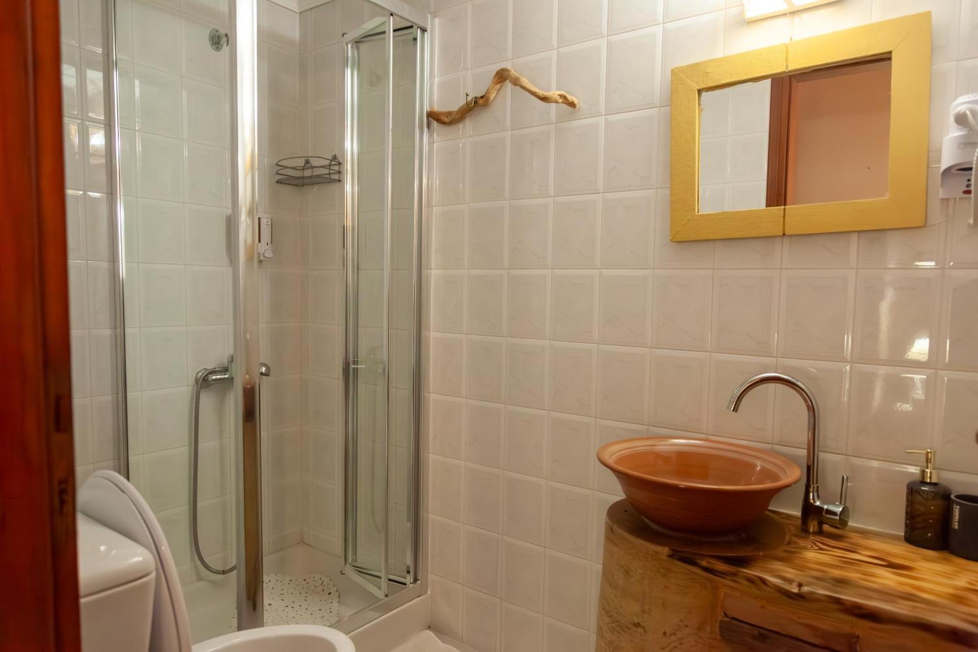 Amnisiades Apartments Karteros Dış mekan fotoğraf