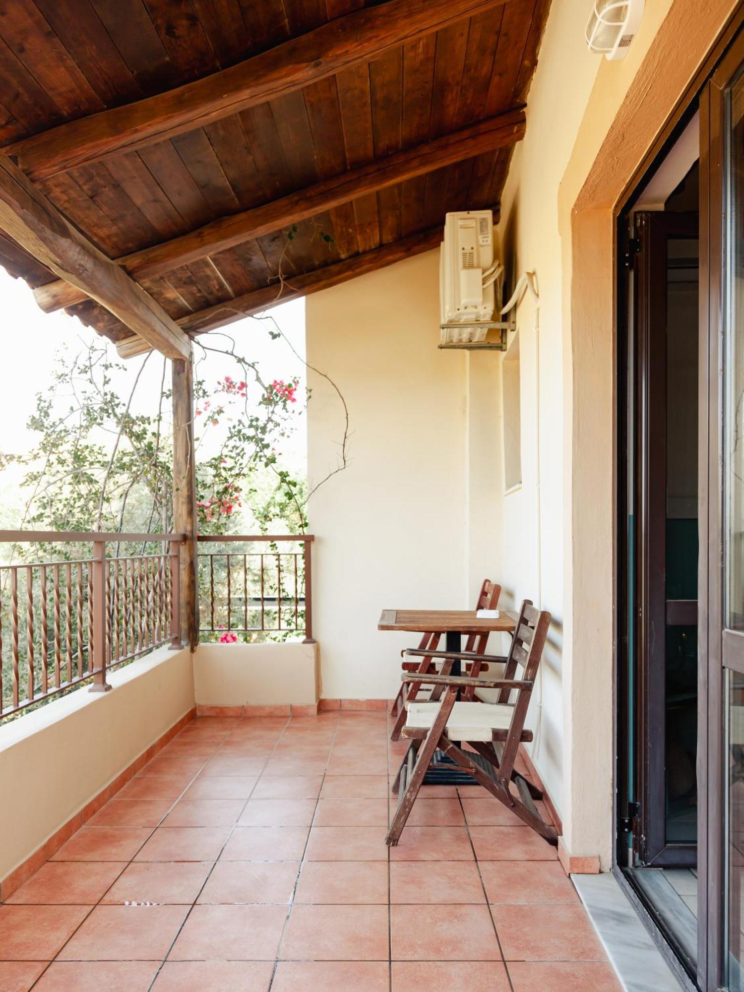 Amnisiades Apartments Karteros Dış mekan fotoğraf